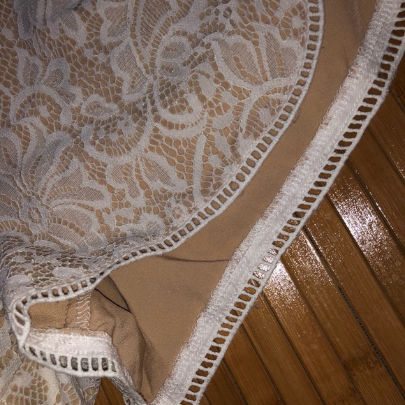 Missguided Floral Lace Shorts - Picture 4 of 5